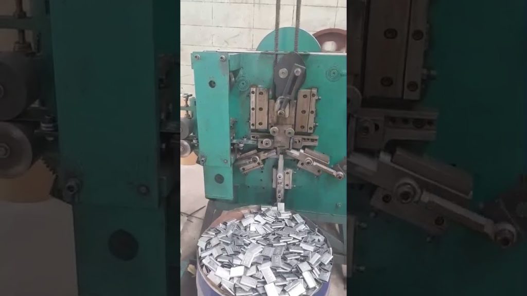 Machine Operating for Steel Strapping Seal Clips Machine Operating for Steel Strapping Seal Clips