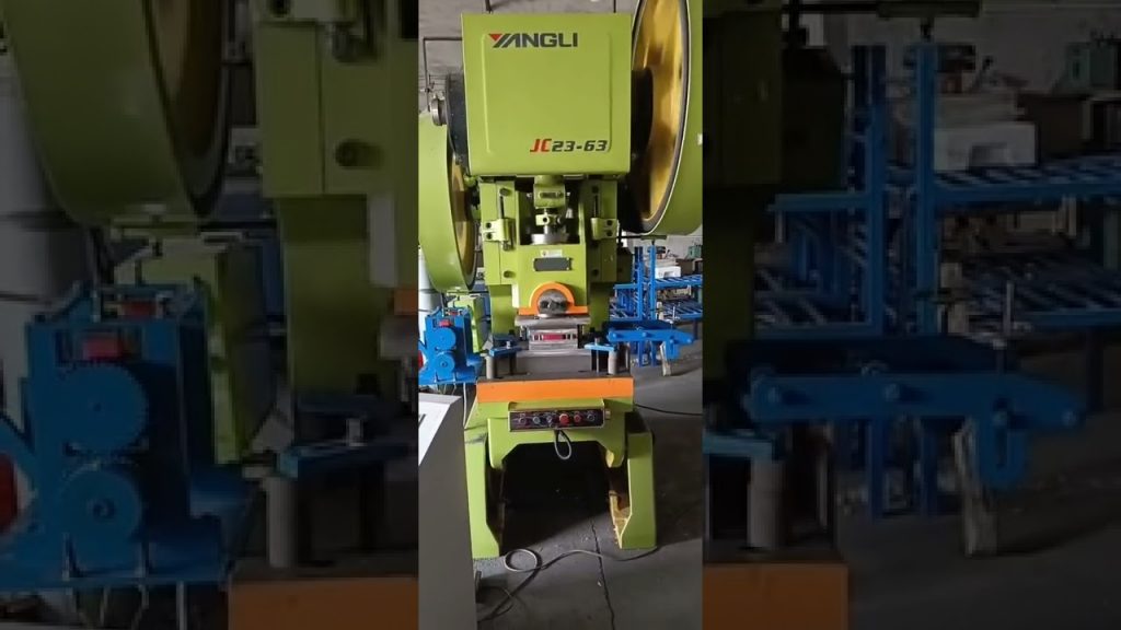 “Efficient and Cost-effective Automatic Concertina Razor Barbed Wire Making Machine with GST 40T Technology”