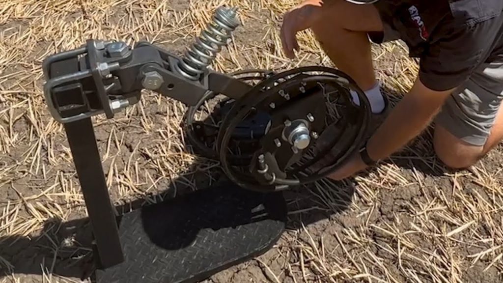 “Effortlessly Clean Your Planting Path with Innovative Coil Press Wheels – A Step-by-Step Guide” “Effortlessly Clean Your Planting Path with Innovative Coil Press Wheels – A Step-by-Step Guide”