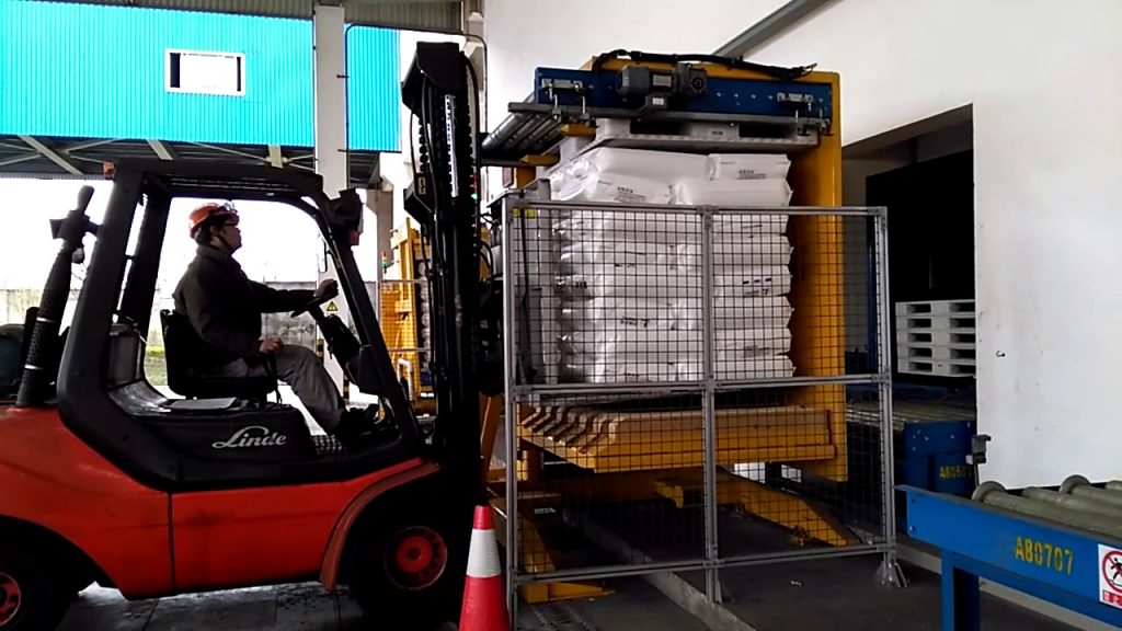 Revolutionize Pallet Handling with the Innovative Inverter: Boost Efficiency, Reduce Costs, and Improve Safety in Warehouses.