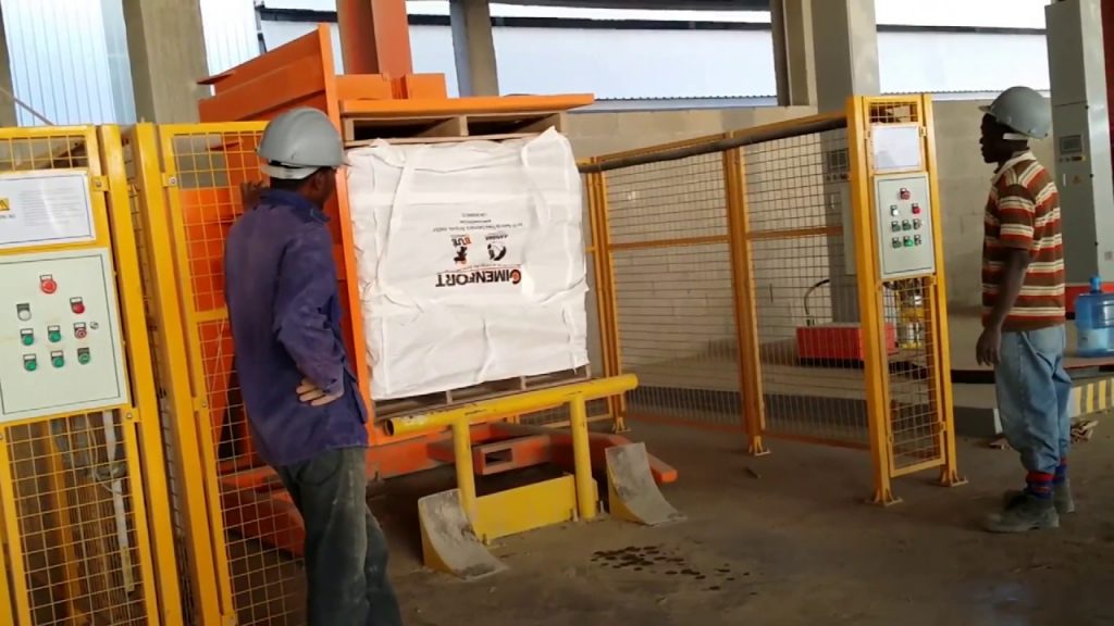 Flipping Pallets: Maximizing Efficiency with a Pallet Inverter Flipping Pallets: Maximizing Efficiency with a Pallet Inverter