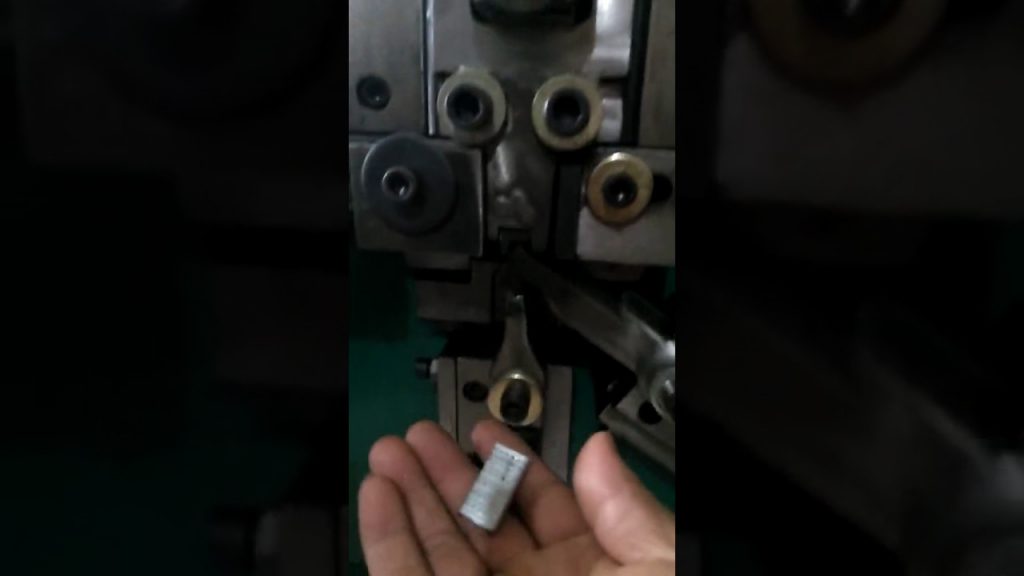 Machine for PET Strap Seals and Clips
