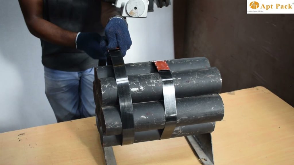 Combination of a Pneumatic Steel Strapping Tool and Aptpack Combination of a Pneumatic Steel Strapping Tool and Aptpack